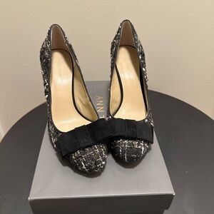 Ann Taylor Tweed Black and Gray Heels with Bow Detail